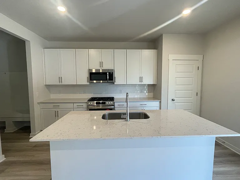 2458 Williams Ridge Dr — Photo 35