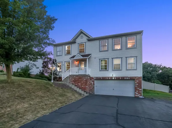 137 McCracken Dr, Monaca, PA 15061