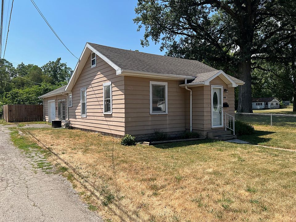 1st image of 809 S Hutchinson Ave