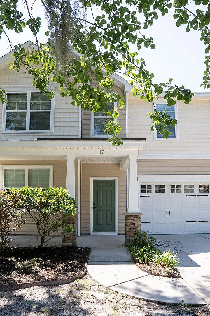 Beautiful Four Bedroom in Shadow Moss — Photo 3