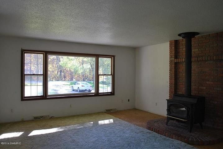 2nd image of 6793 E 136th St