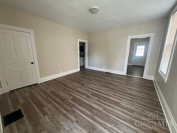 3rd image of 915 Harmon Ave