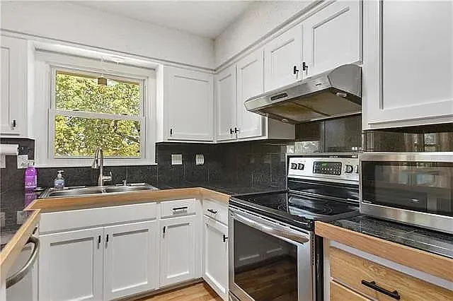 4110 W 47th Ter — Photo 10