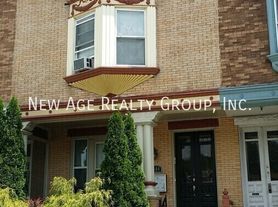 4504 Springfield Ave, Philadelphia, PA