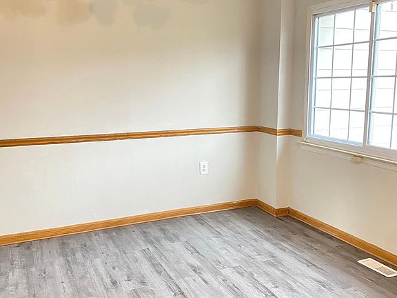 3rd image of 8204 Coatsbridge Ct