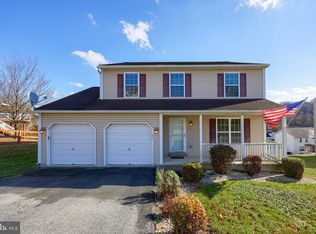 108 Crestview Dr, Sinking Spring, PA 19608