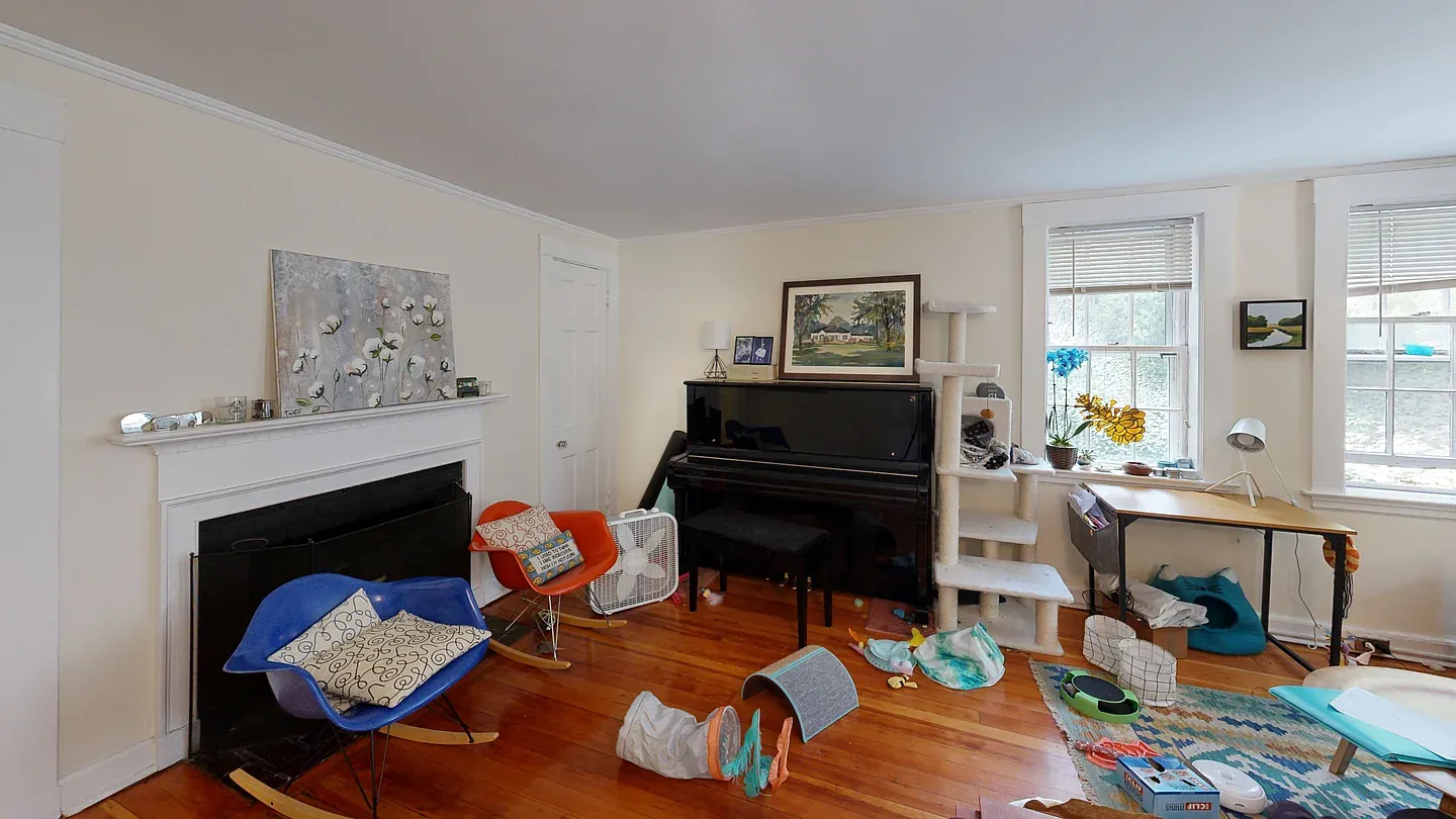 38 Gibson St 3B — Photo 2