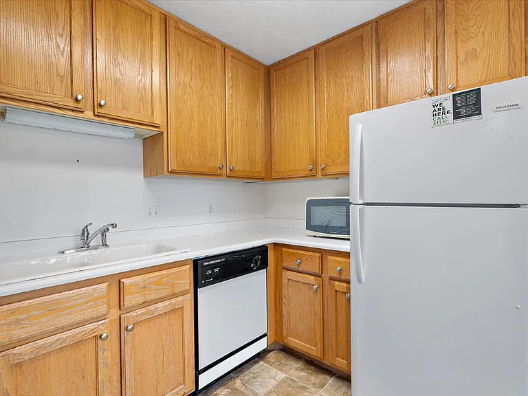259 N 300 W #33 — Photo 14