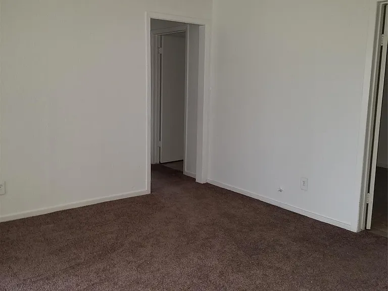 7630 Claiborne St — Photo 3