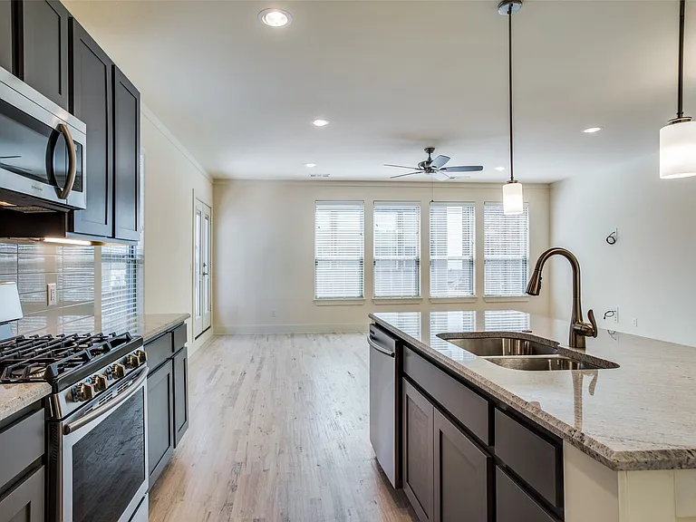 4316 Hartford St #31 — Photo 6
