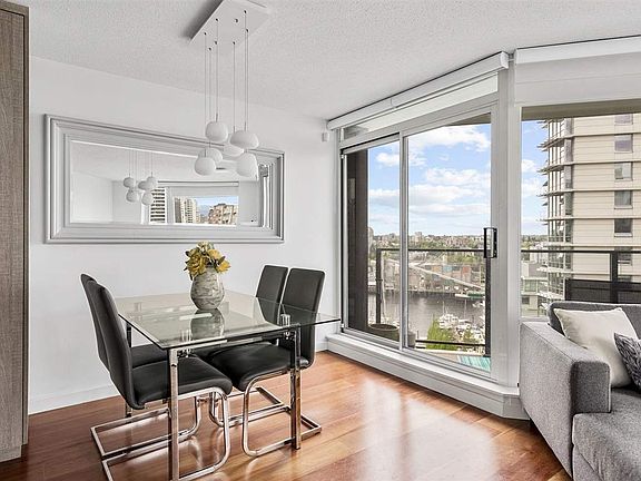 5th image of 583 Beach Cres #1602