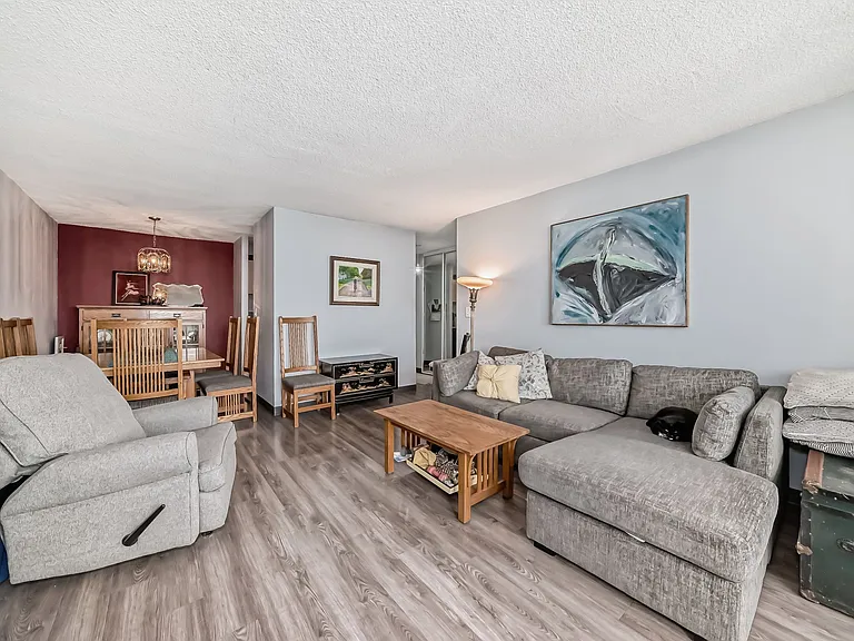 13910 Stony Plain Rd NW — Photo 21