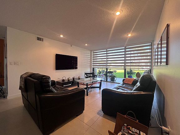 5th image of 6463 La Costa Dr APT 105