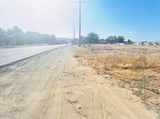W Vic Ave N, Palmdale, CA 93591