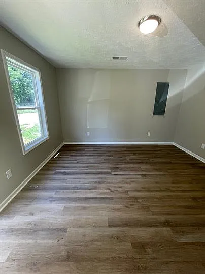 329 N King Ave — Photo 7