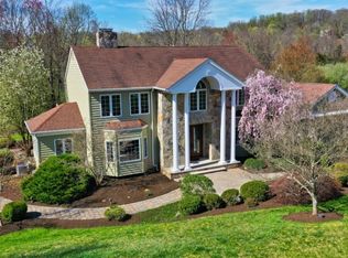 38 Beacon Hill Dr, Chester, NJ 07930