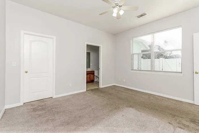 4571 Capital Blvd — Photo 12