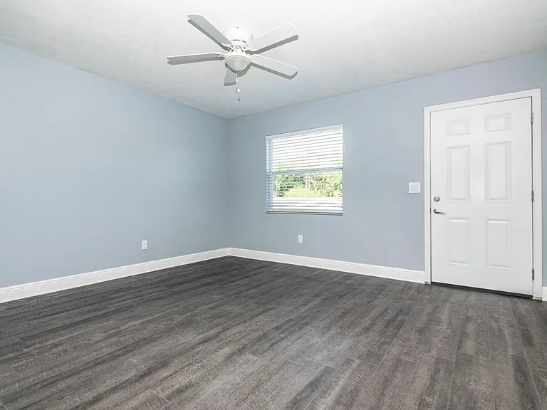 107 Karde Ln #F — Photo 2