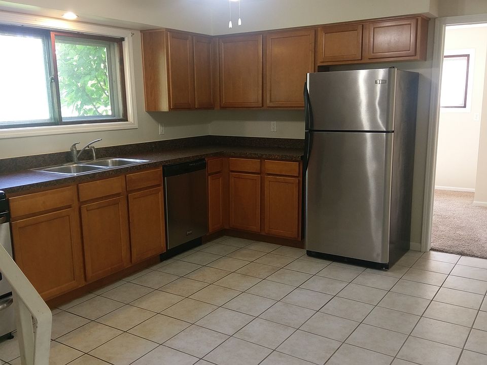 Beautifully large and updated kitchen