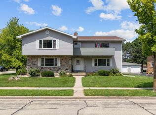 1316 Bismarck Ave, Oshkosh, WI 54902
