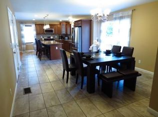 216 Mazarin St, Springfield, MA 01151