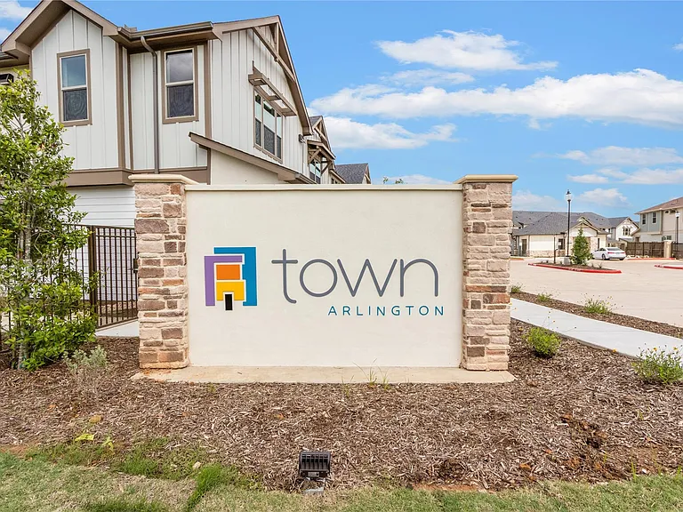 5900-10 US Highway 287 — Photo 12