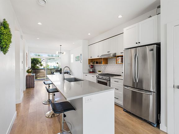 4th image of 27735 Roundhouse Dr #4