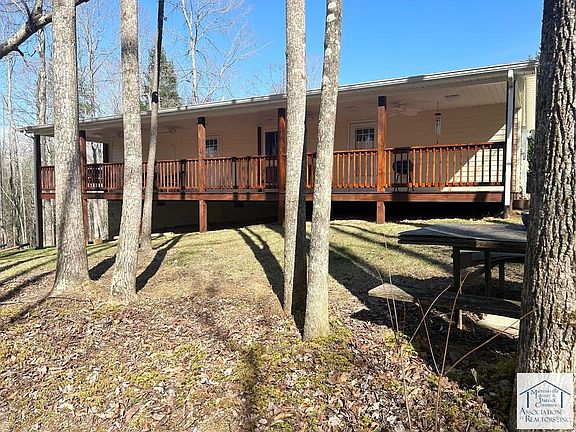 3rd image of 1017 Hollandsworth Dr