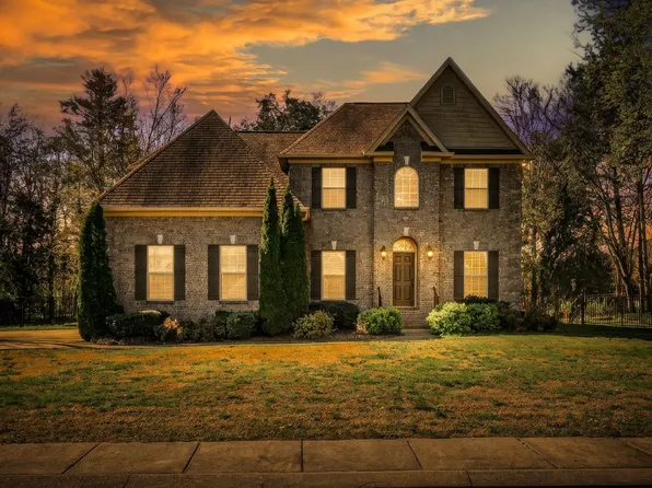 506 Serviceberry Dr, Murfreesboro, TN 37128