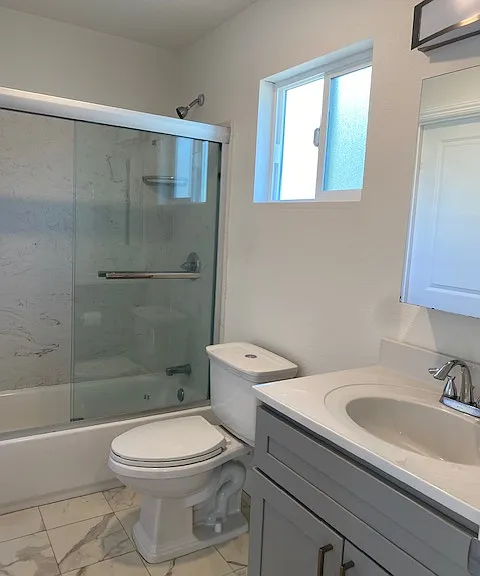 579 N 22nd St — Photo 3