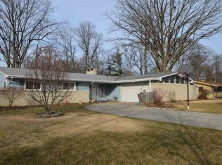 6743 Lawnwood Dr, Fort Wayne, IN 46815