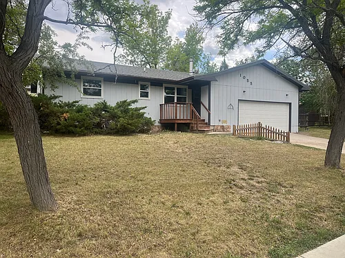 1055 Cascade St Photo 1