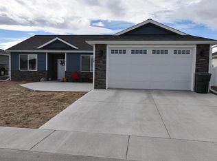 158 S Cedarwood Dr, Powell, WY 82435