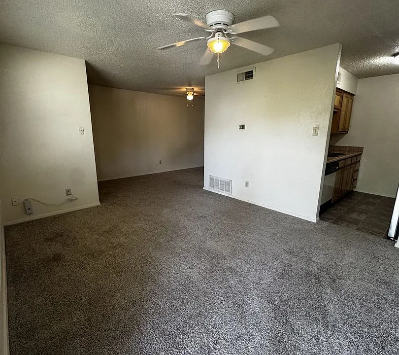 808 N Austin St