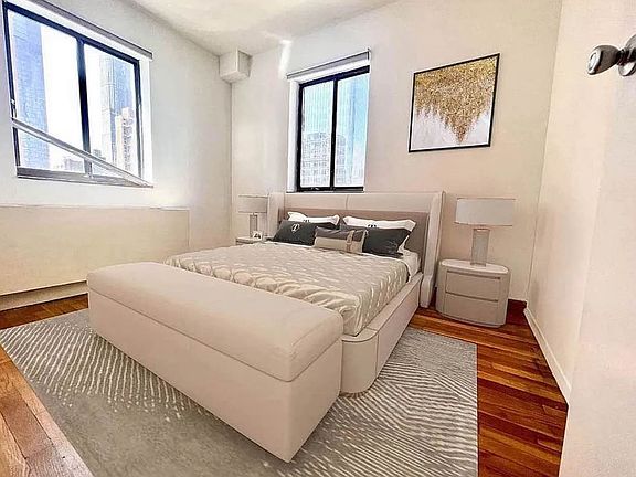 5th image of 370 W 30th St APT 6E