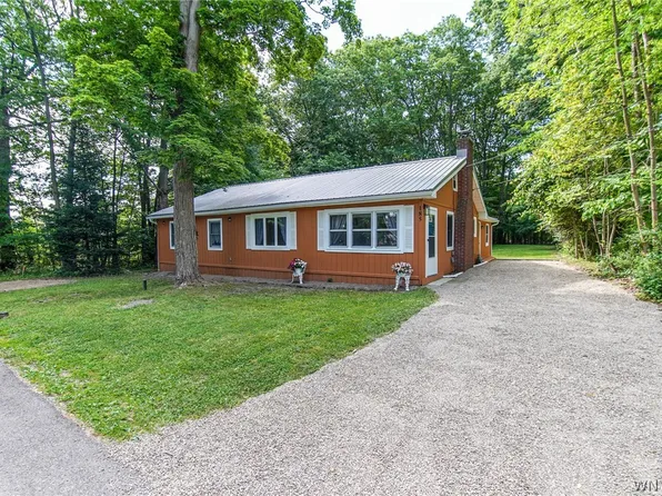 185 Delevan Ave, Angola, NY 14006