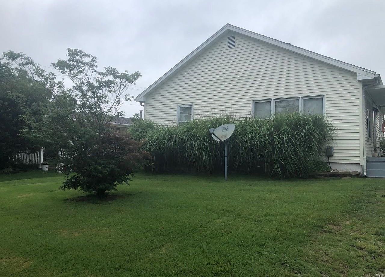 1527 W Randolph St, Vandalia, IL 62471 Zillow