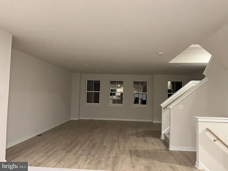 114 Continental Way — Photo 18