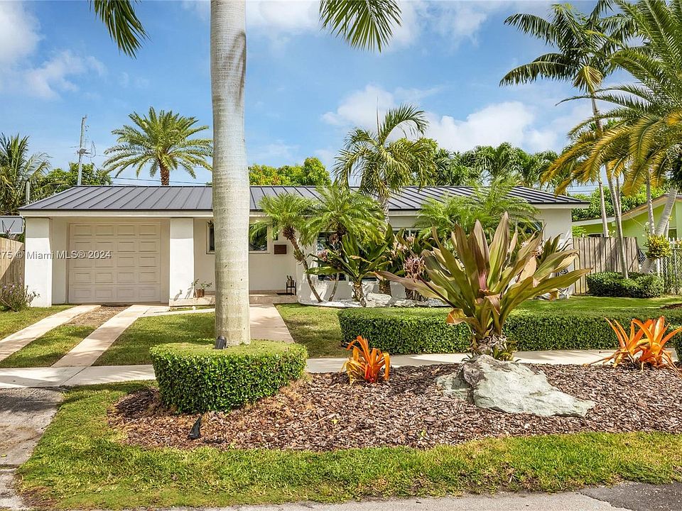 1st image of 9461 Martinique Dr