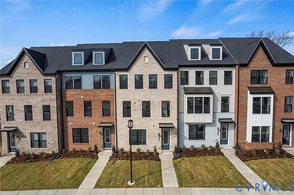 4 bed, 3.5 bath, 2220 sqft, $3,200 — Photo 1