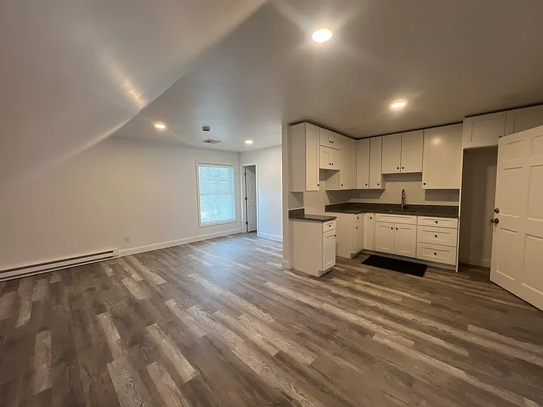 309 Main St #1 — Photo 8