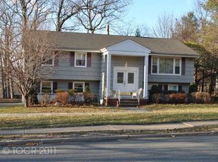 28 Page Dr, Oakland, NJ 07436