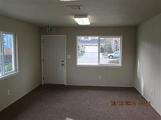 5th image of 583 Willow St