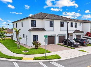 15720 SW 136th Way, Miami, FL 33196