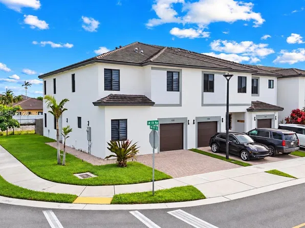 15720 SW 136th Way, Miami, FL 33196