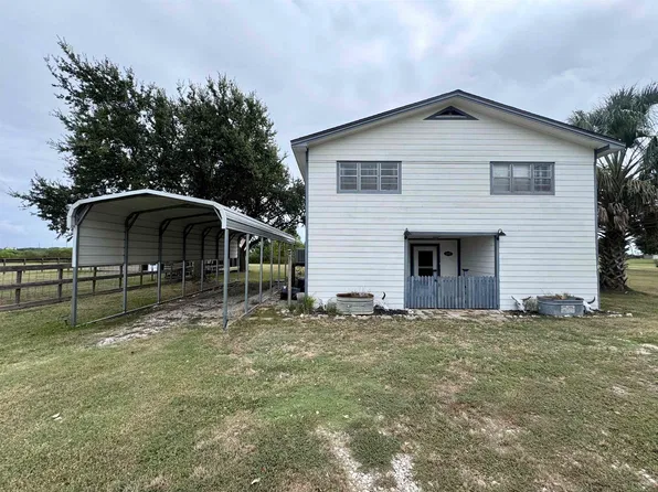 109 Ouisa, Anahuac, TX 77514