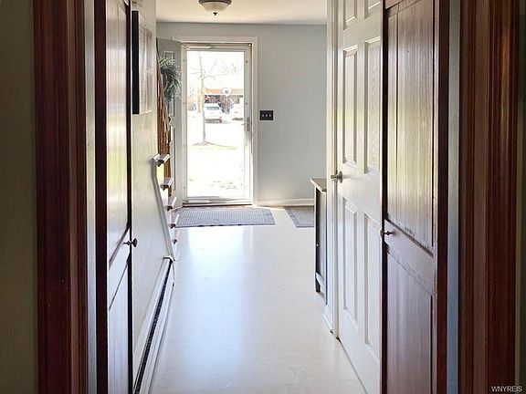 4th image of 106 Meadowview Ln