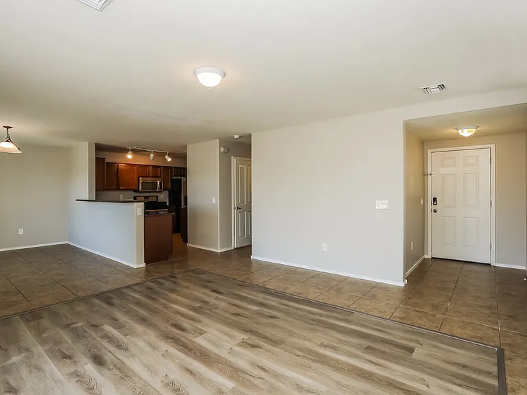 868 W Calle Arroyo Norte — Photo 6
