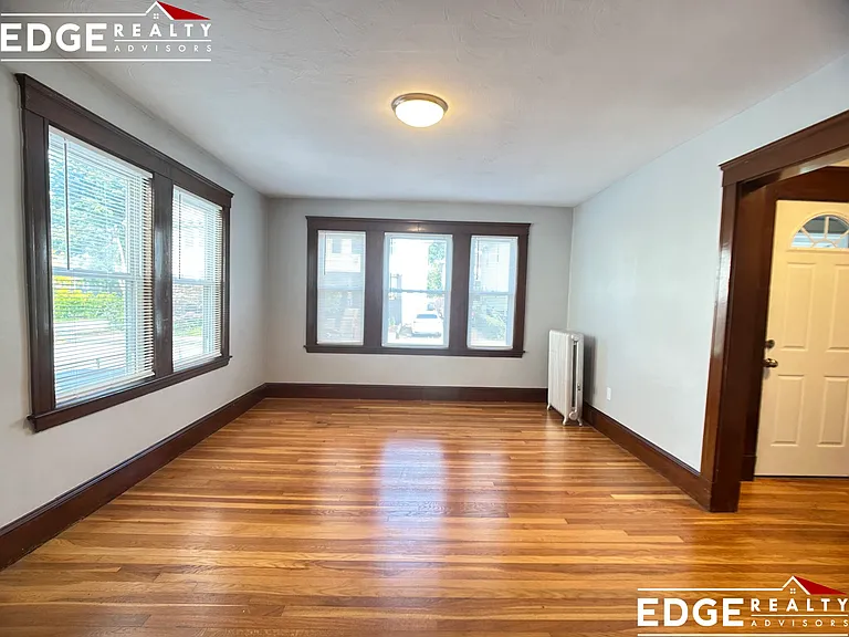 15 Laurel St #1 — Photo 2