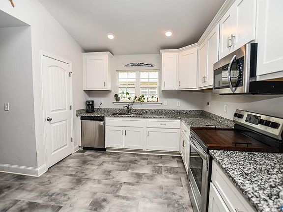 4th image of 194 Abercorn Dr